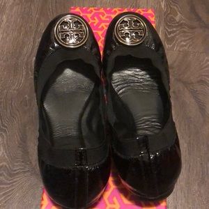 TB black flats, lightly used